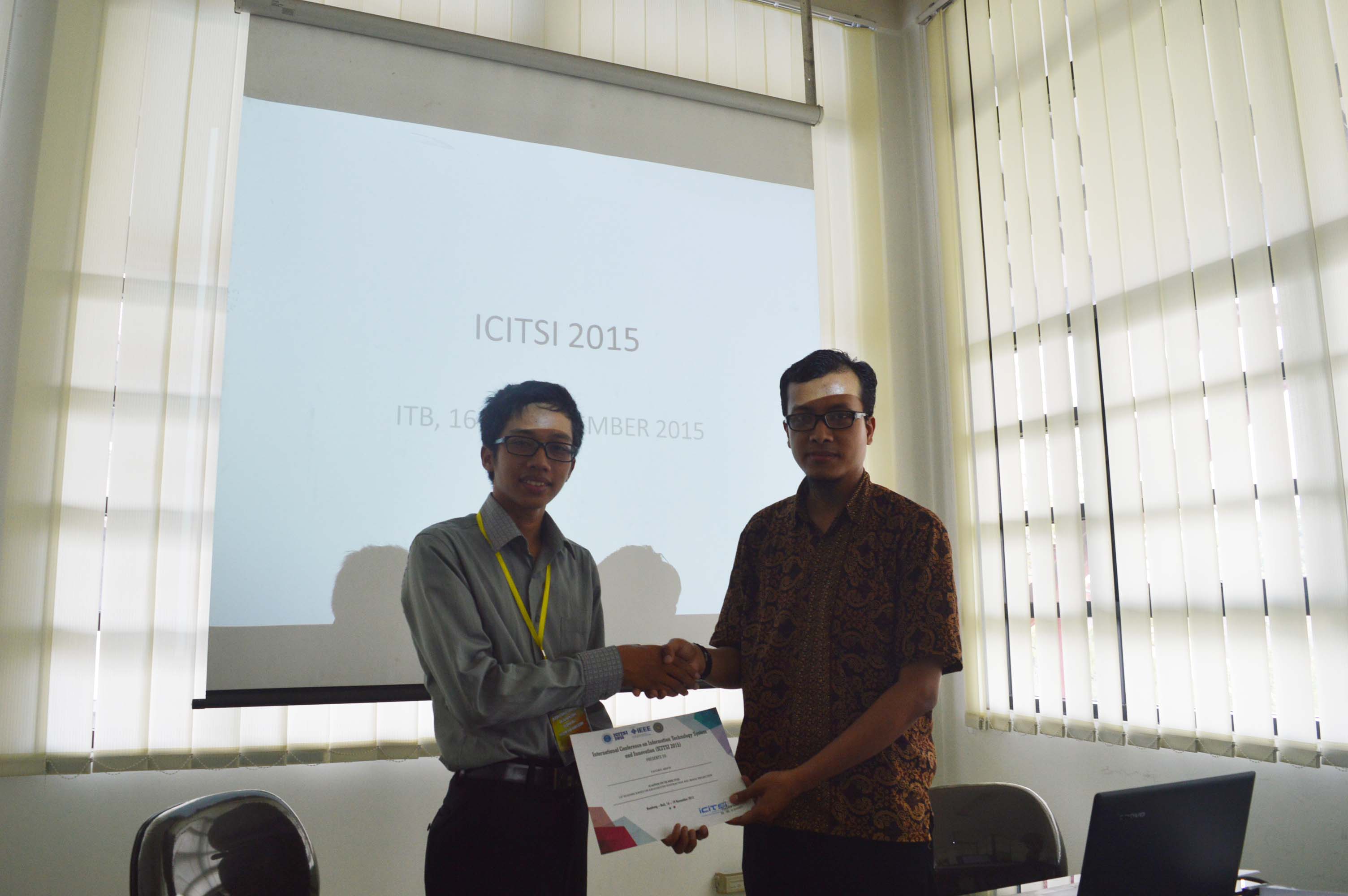 Foto Oral Presentation dalam 2nd International Conference on Information Technology Systems and Innovation (ICITSI) 2015, Institute of Technology Bandung