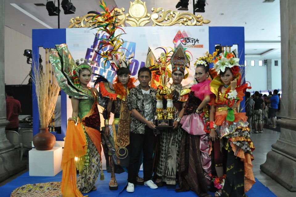 Foto Lomba Busana Karnaval Jogja Fashion Week 2011