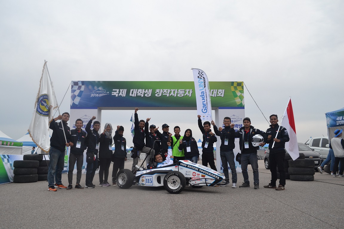 Foto INTERNATIONAL STUDENT CAR COMPETITION 2016 ACCELERATION ELECTRIC MODE