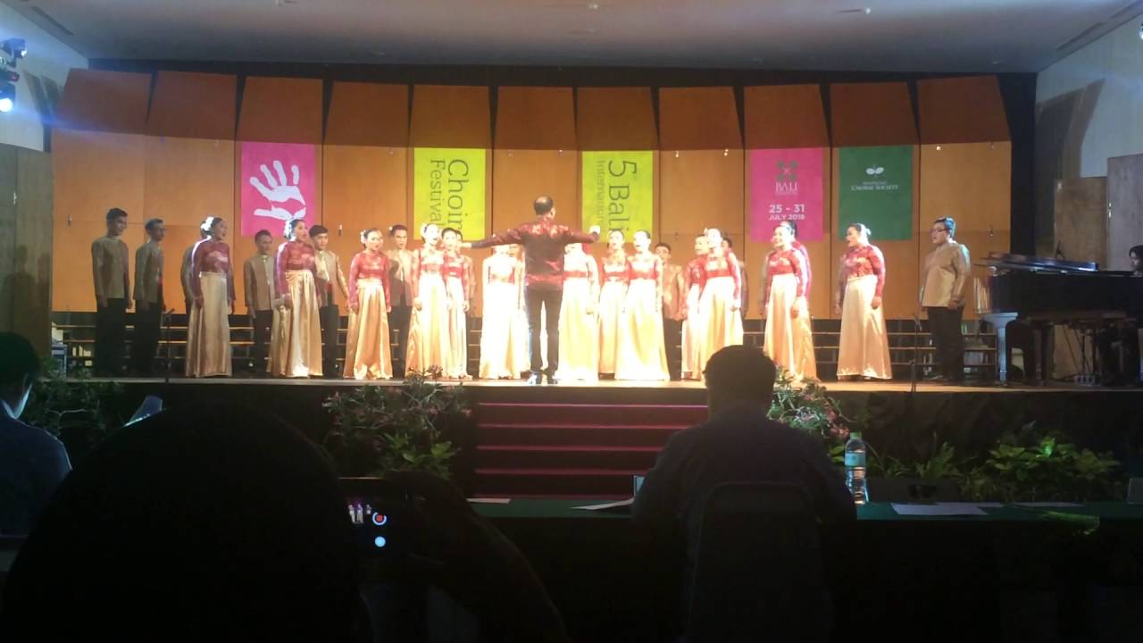 Foto Medali Perak Kategori Mixed 5th Bali International Choir Festival 2016 (Competition)