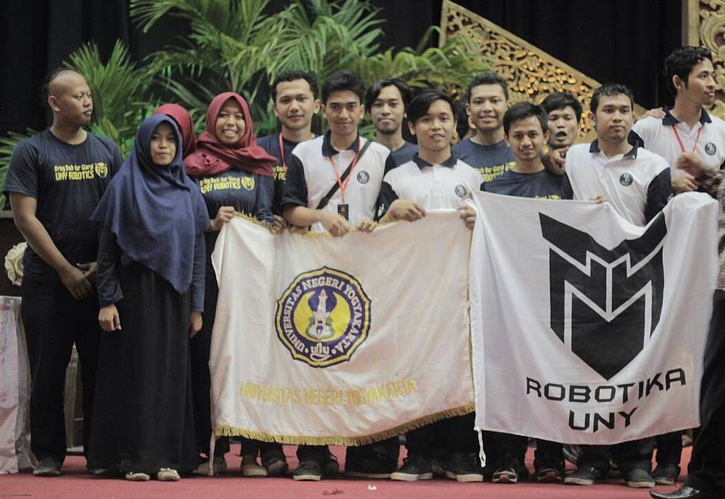 Foto Kontes Robot Indonesia 2017 Regional 3 Divisi Robot Sepak Bola Beroda