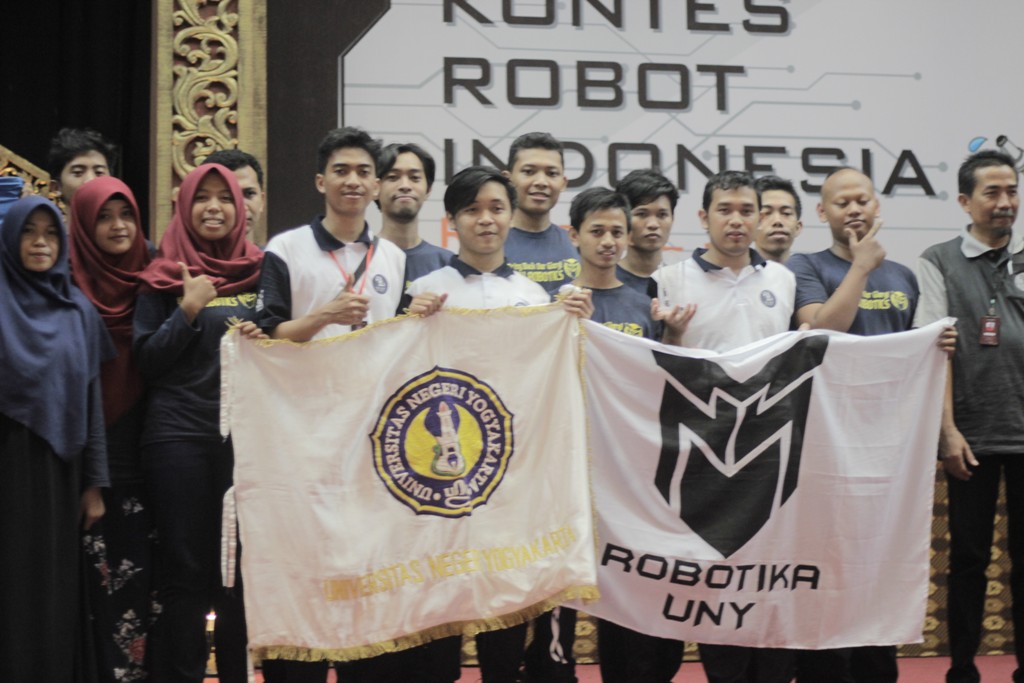 Foto Kontes Robot Indonesia Regional 3 2017 Divisi Kontes Robot Sepak Bola Beroda (KRSBI Beroda)