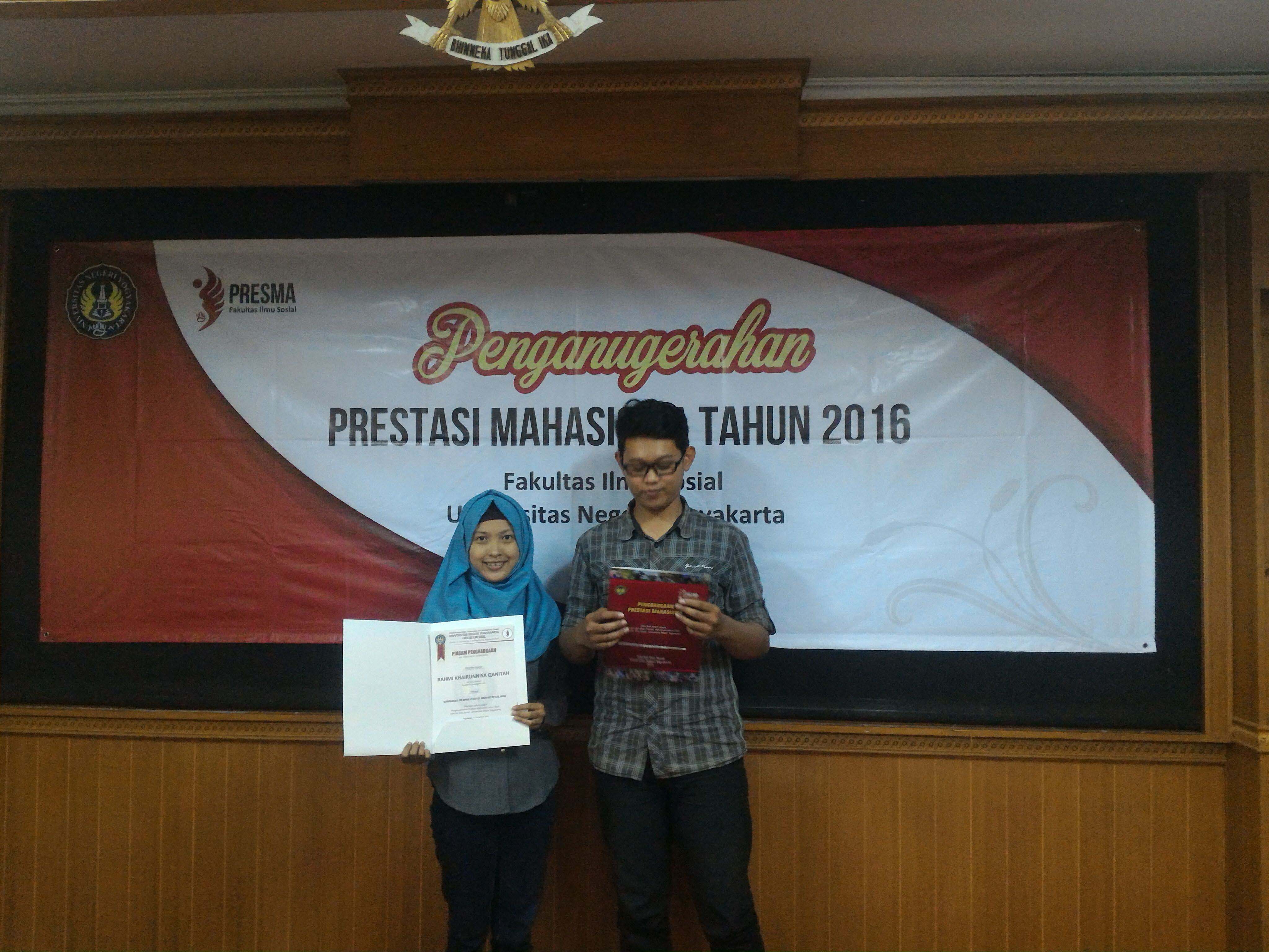 Foto Penganugerahan Prestasi Mahasiswa Fakultas Ilmu Sosial Universitas Negeri Yogyakarta 2016