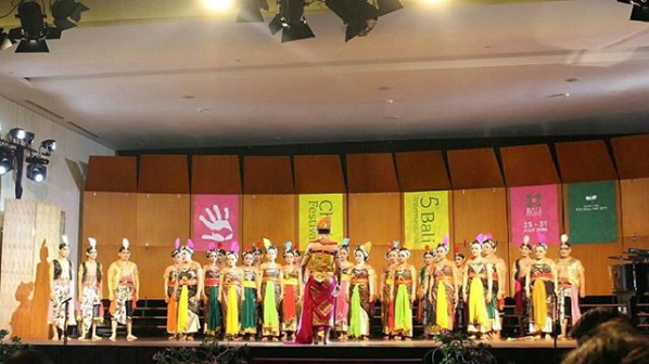 Foto 5th Bali International Choir Festival 2016 meraih Silver Medal pada kategori Choir Championship Folklore