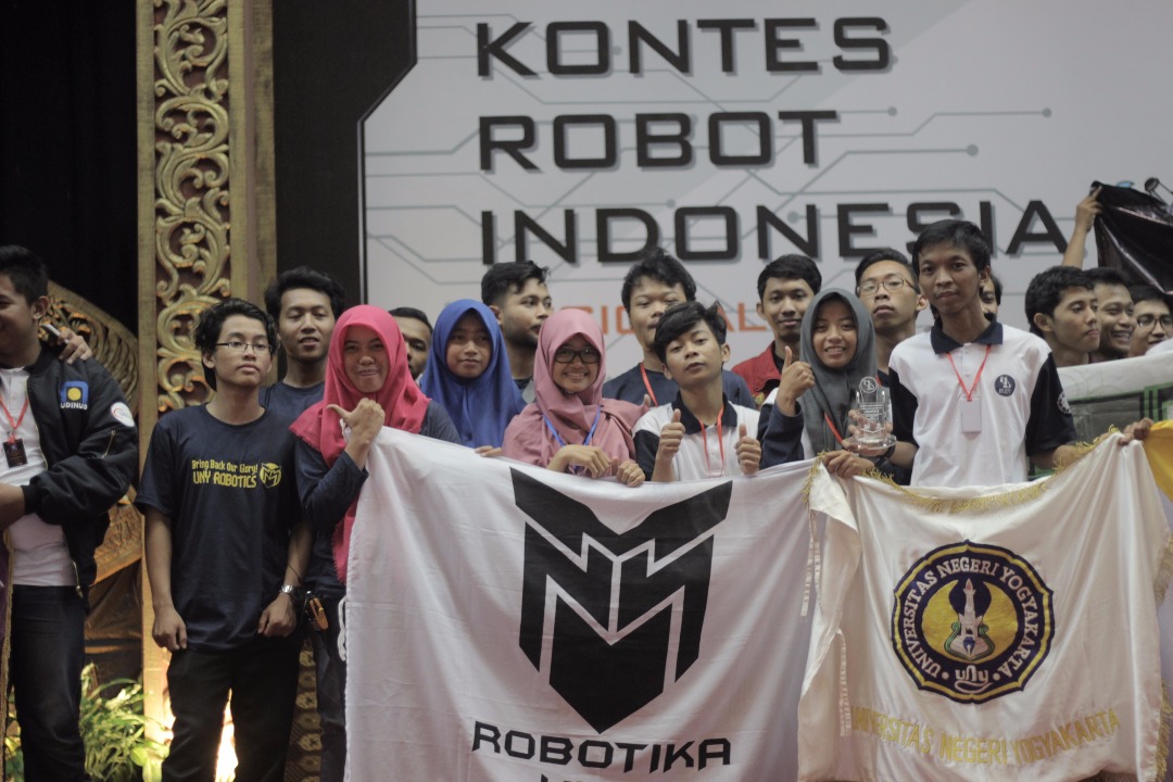 Foto Kontes Robot Indonesia Regional III 2017