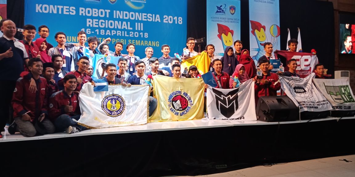 Foto Kontes Robot Indonesia Regional III (DIY, Jawa Tengah, dan Kalimantan) Kategori KRSBI Beroda