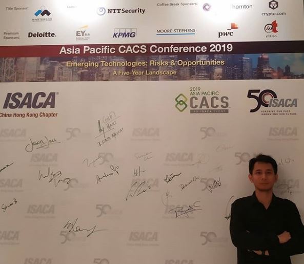 Foto Presenter in Asia Pacific CACS Conference