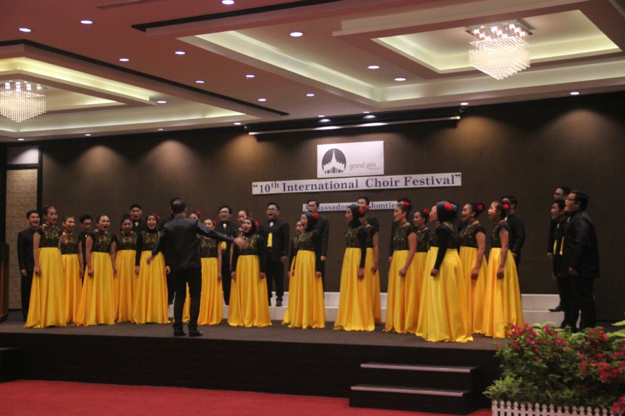 Foto 10th Internasional Choir Festival Grand Prix Thailand 2017 kategori Mix Choir