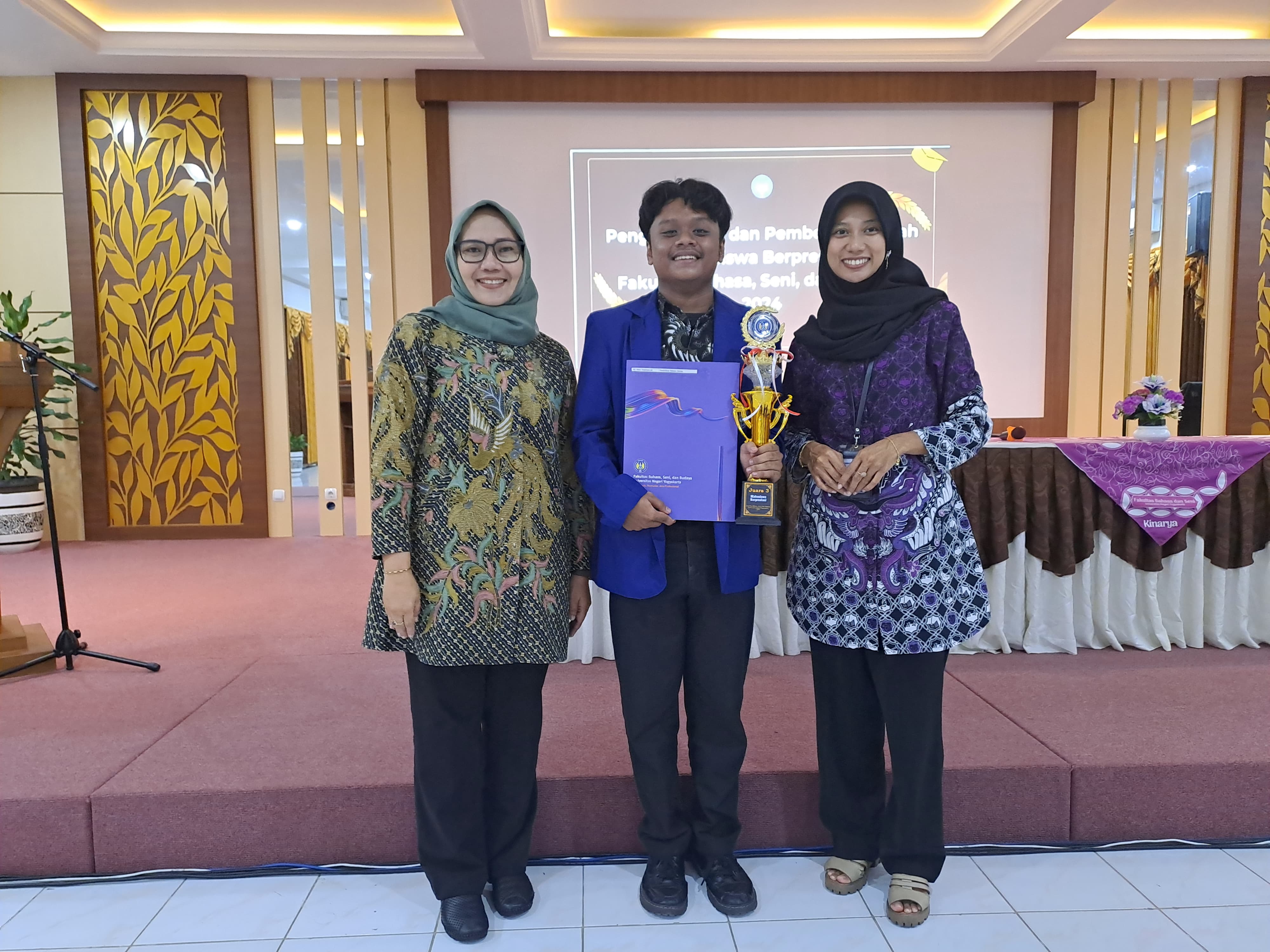 Foto Mahasiswa Beprestasi Fakultas Bahasa, Seni dan Budaya (FBSB) UNY 2024