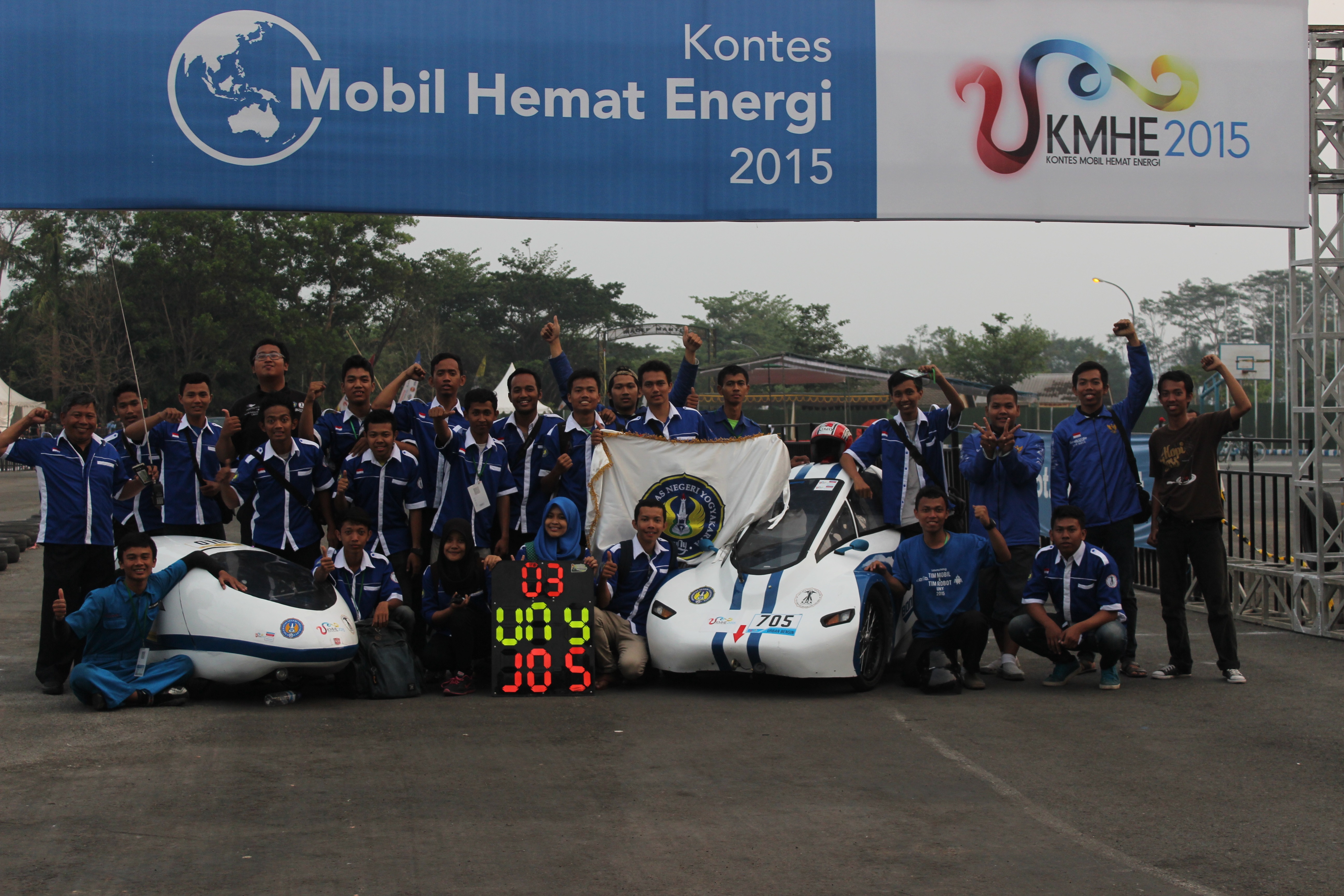 Foto Kontes Mobil Hemat Energi tahun 2015