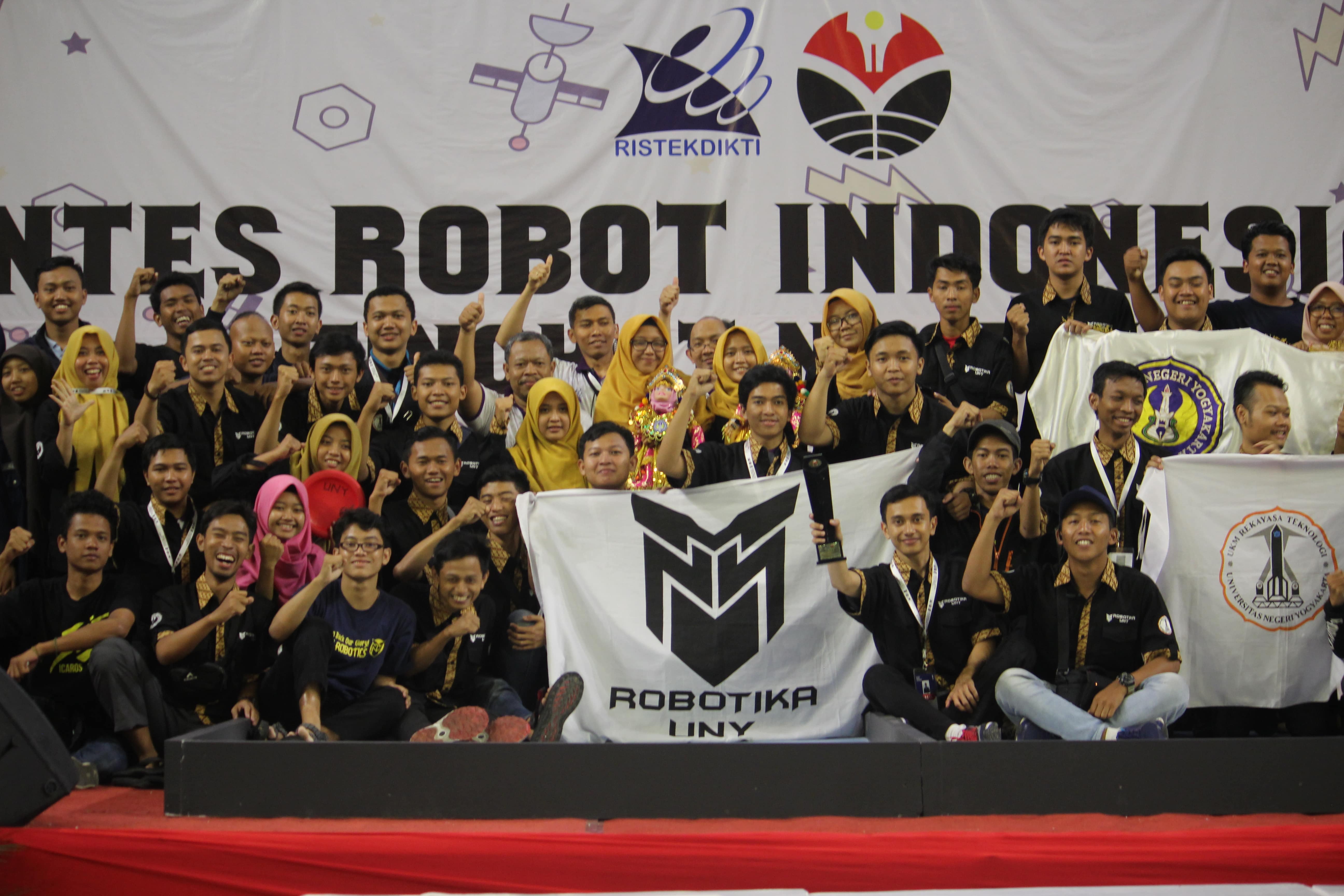 Foto Kontes Robot Indonesia Nasional 2017