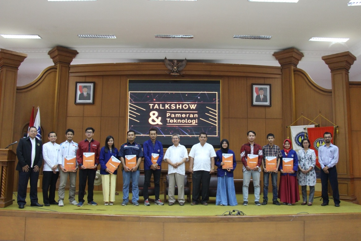 Foto Penghargaan Mahasiswa Berprestasi Fakultas Teknik UNY