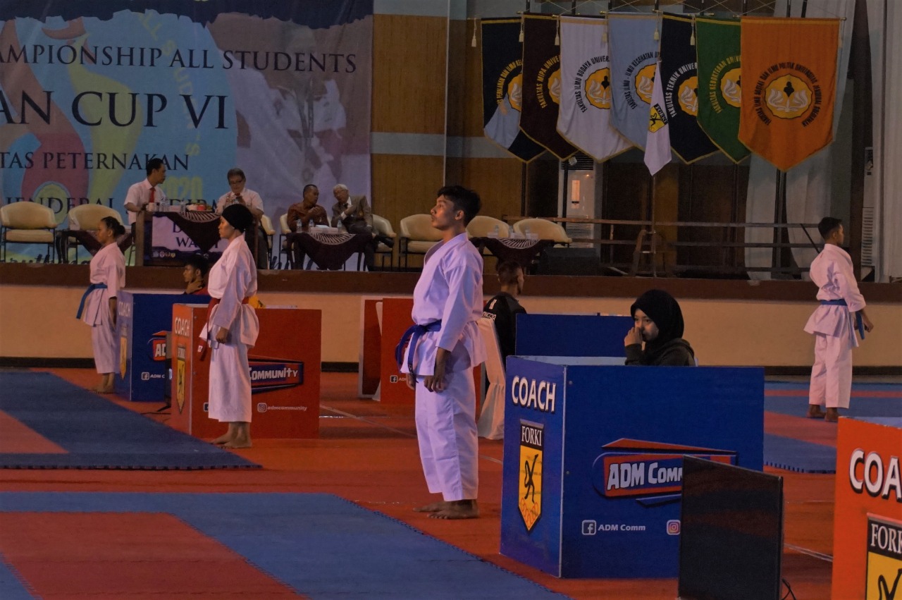 Foto PIALA DEKAN Ke-6 Kejuaraan Karate Seluruh Siswa Terbuka Fakultas Peternakan UNSOED