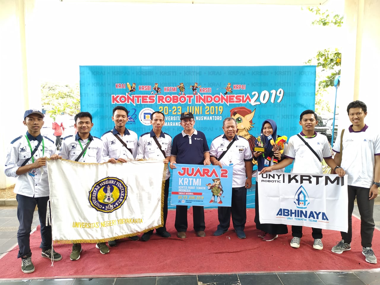 Foto Kontes Robot Indonesia (KRI) Divisi Kontes Robot Tematik Indonesia (KRTMI) Tingkat Nasional 2019