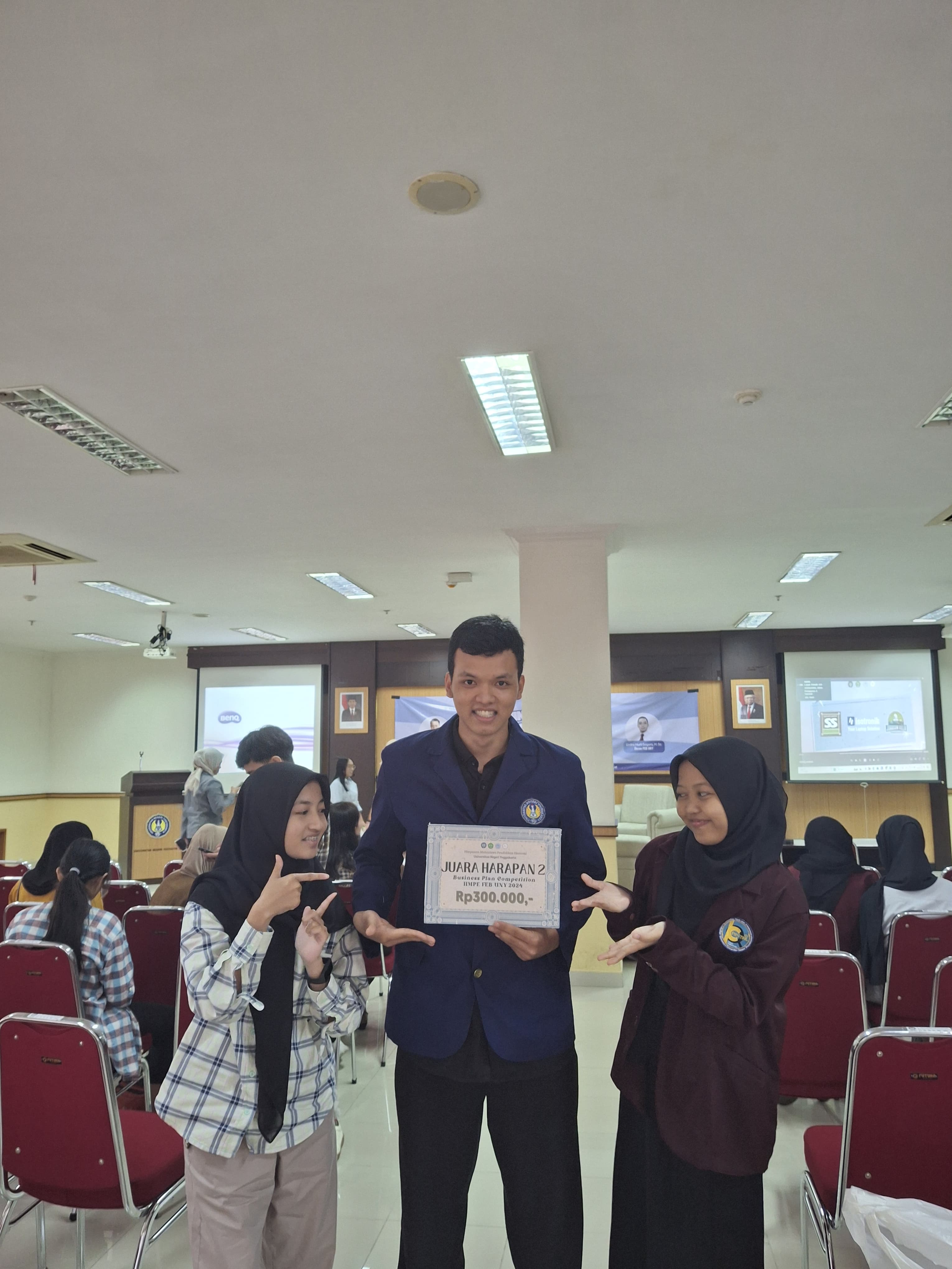 Foto Business Plan Competition HMPE UNY 2024